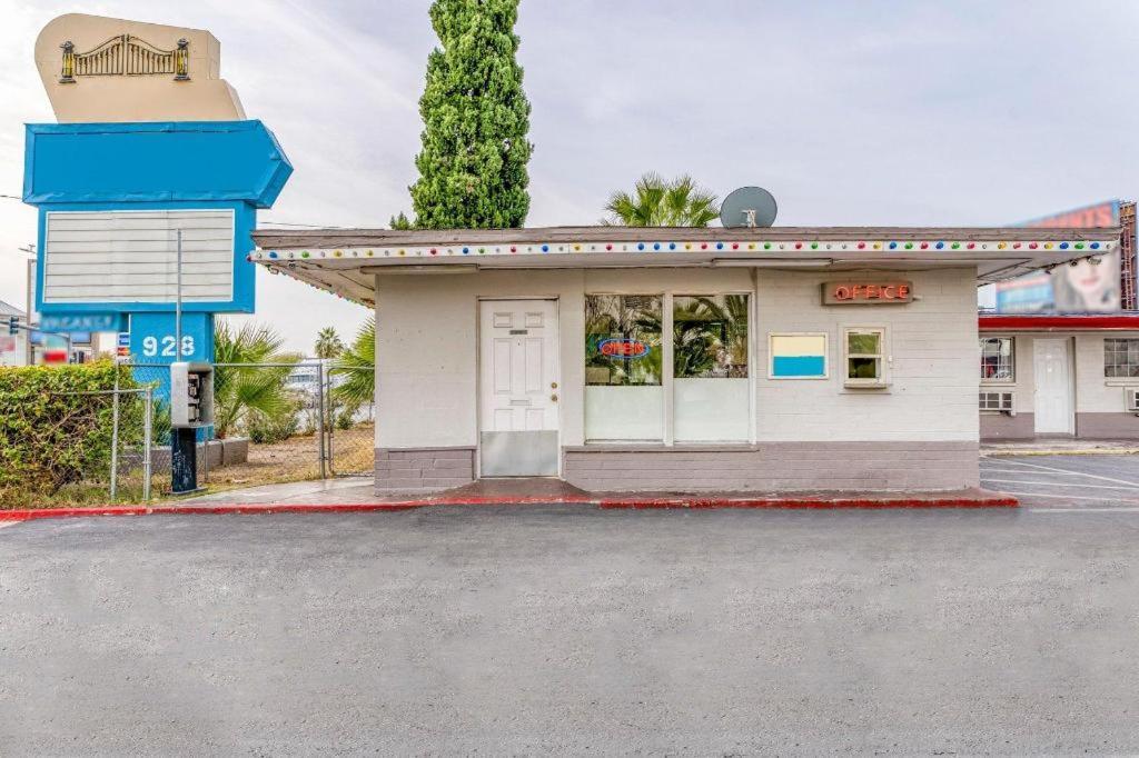 Oyo Gateway Motel Las Vegas North Strip/Fremont St. Area Kültér fotó