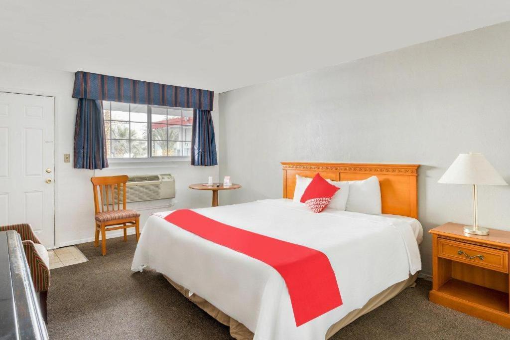 Oyo Gateway Motel Las Vegas North Strip/Fremont St. Area Kültér fotó