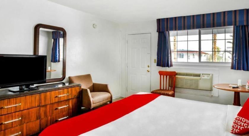 Oyo Gateway Motel Las Vegas North Strip/Fremont St. Area Kültér fotó