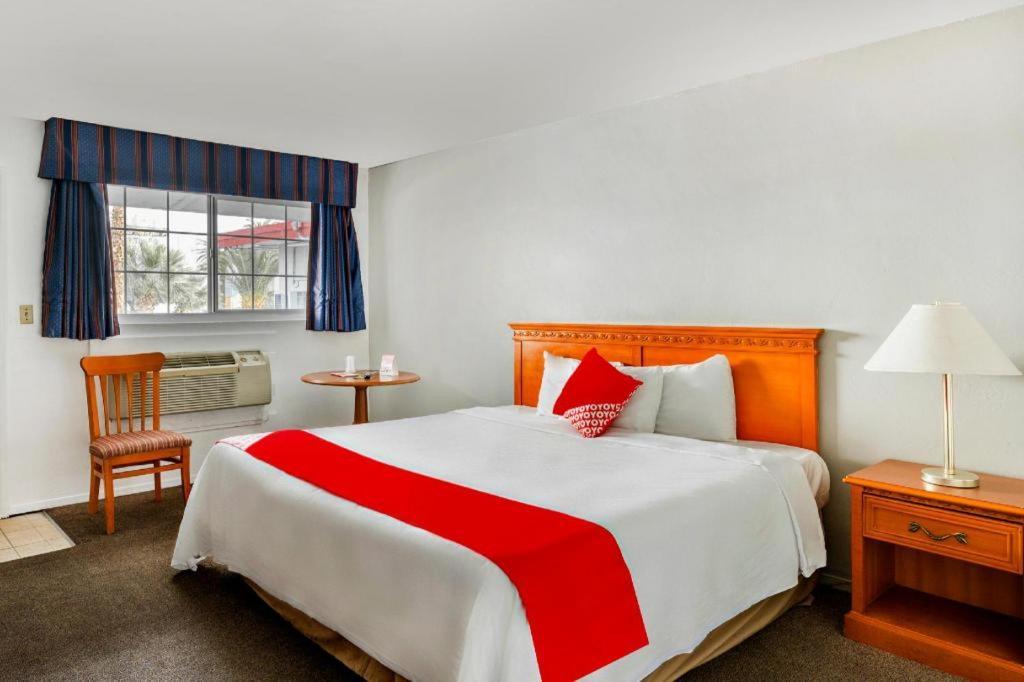 Oyo Gateway Motel Las Vegas North Strip/Fremont St. Area Kültér fotó